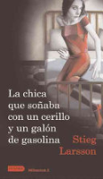 La_chica_que_son__aba_con_un_cerillo_y_un_galo__n_de_gasolina